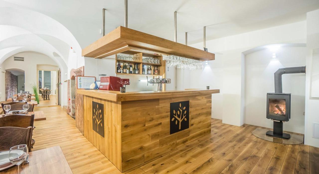 Hostinné Penzion A Restaurace 14 מראה חיצוני תמונה